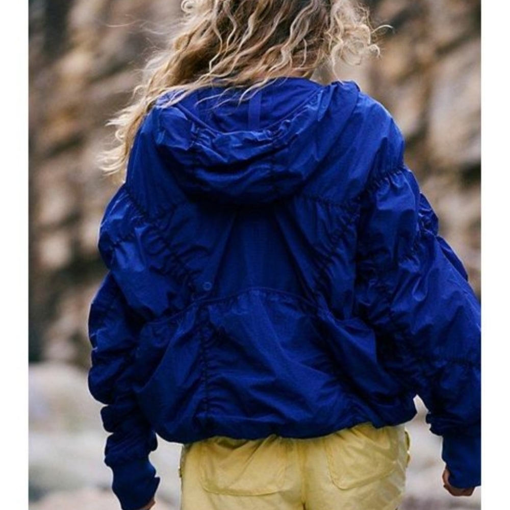 NWOT. Free People Happy Camper  Pullover. Size M Price Is Firm! - Picture 2 of 3
